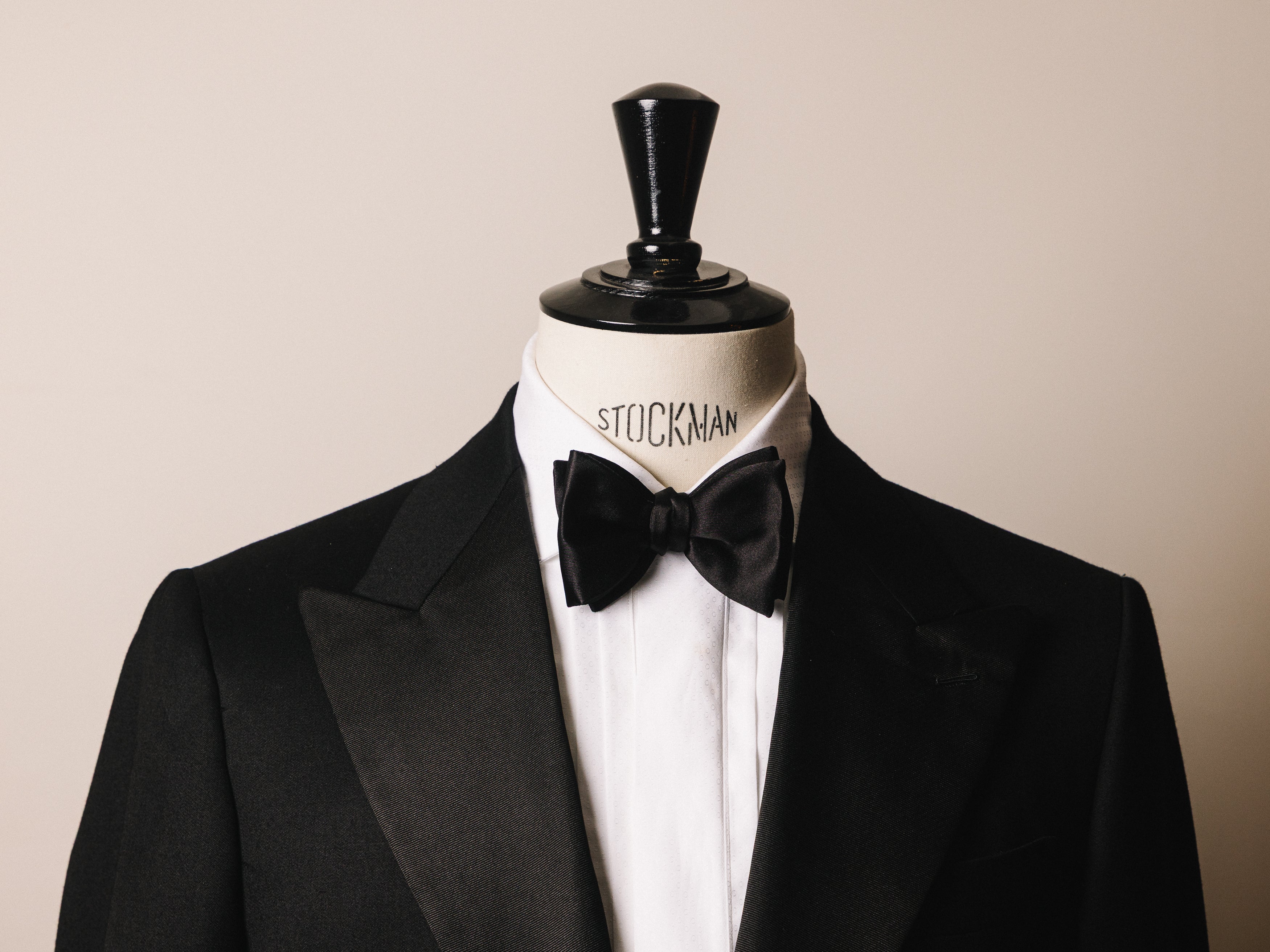 Medium Classic - Black Silk Satin Bow Tie Medium Classic - Black Silk Satin Bow Tie