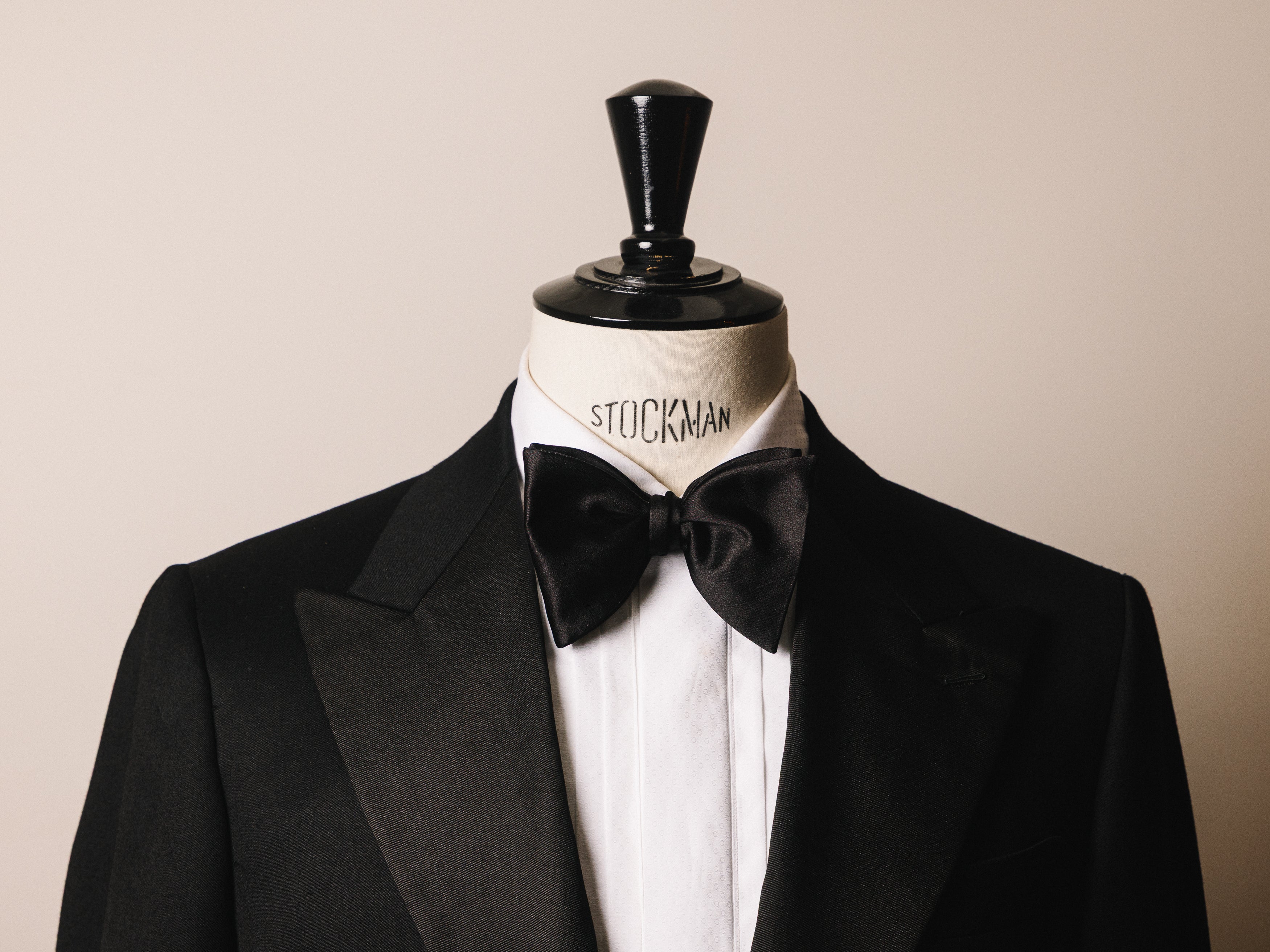 Hranek - Black Silk Satin Bow Tie