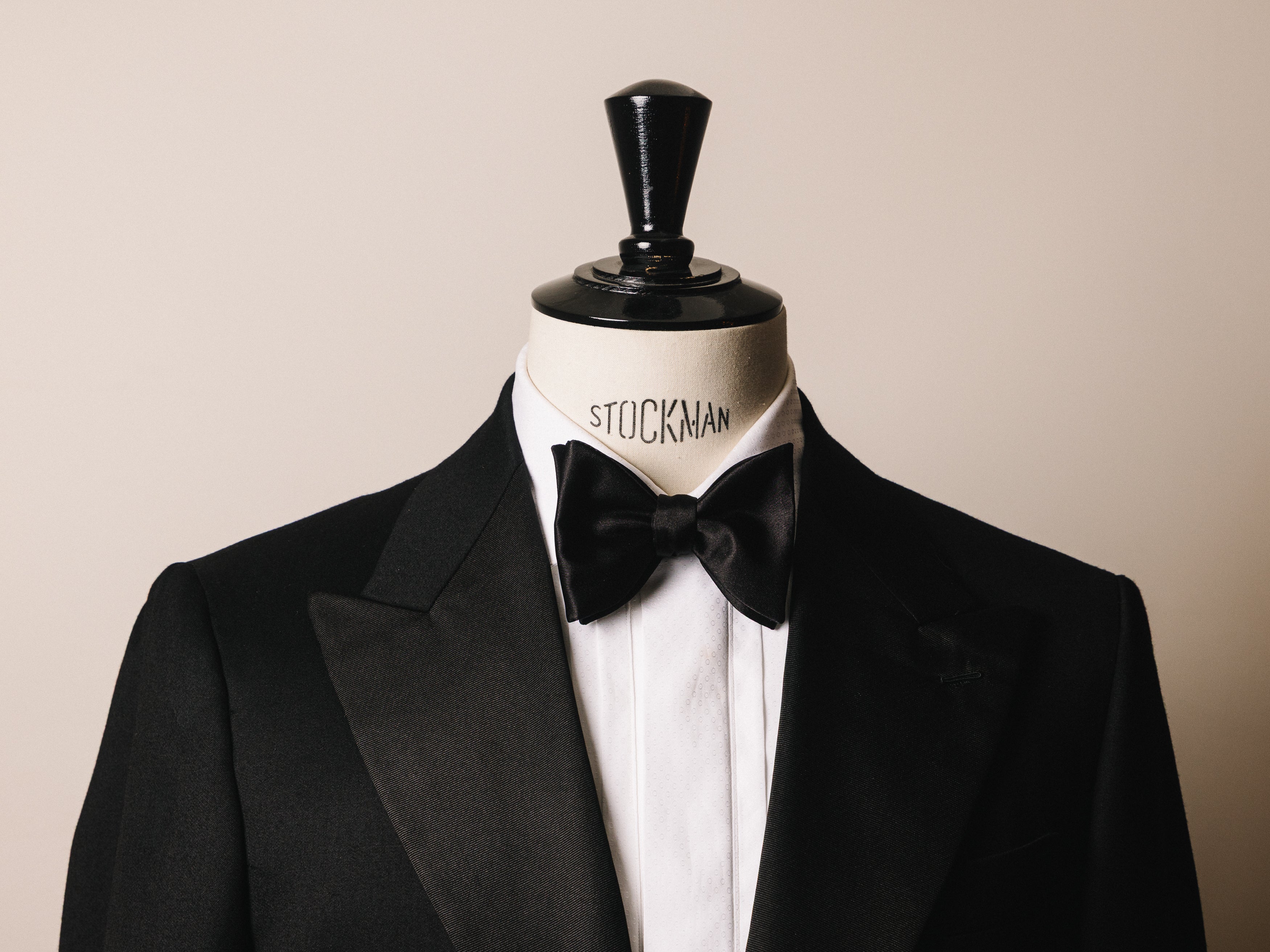 Large Classic - Black Silk Satin Bow Tie