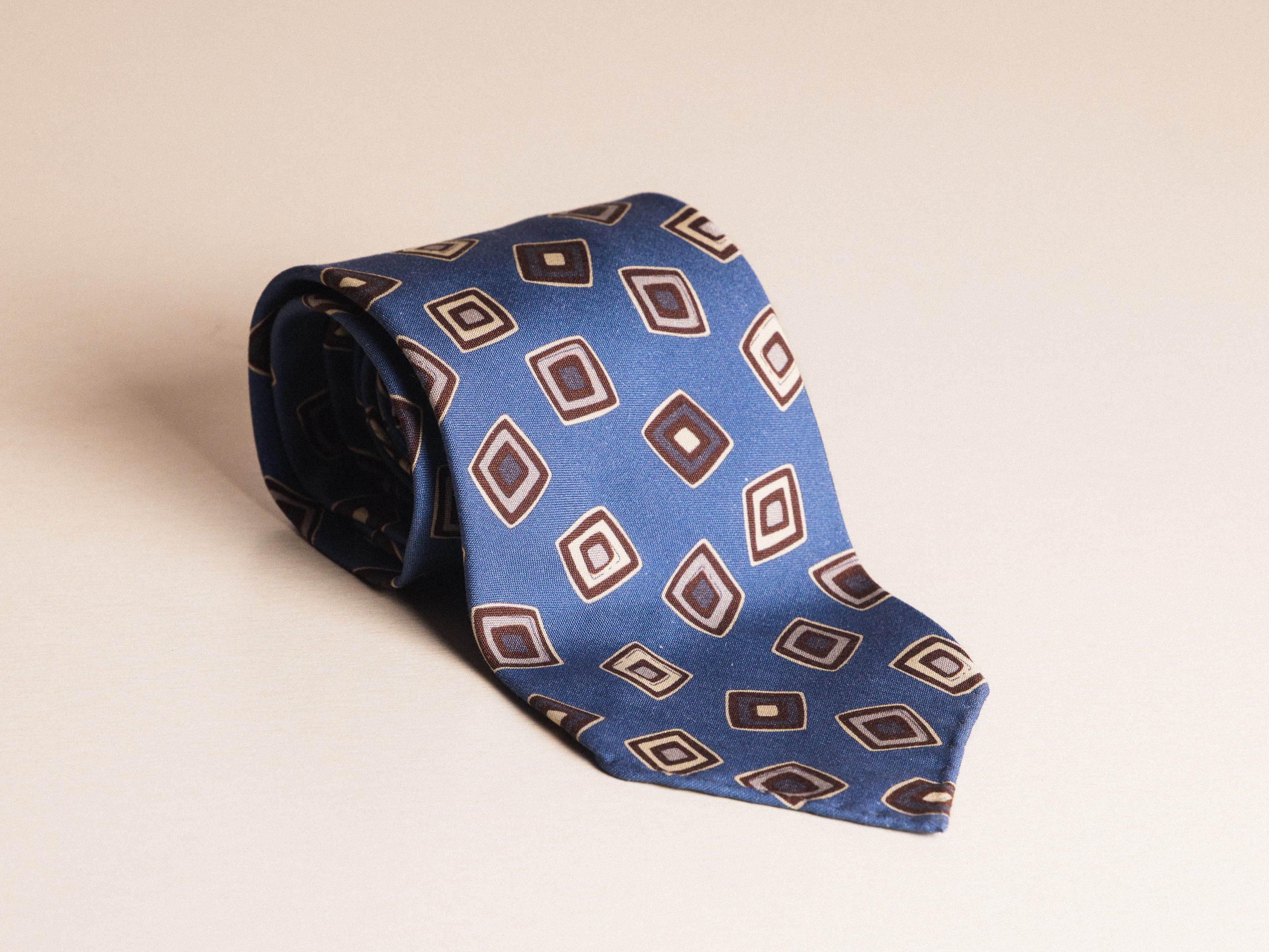 Light Blue Retro Medallion Silk Tie