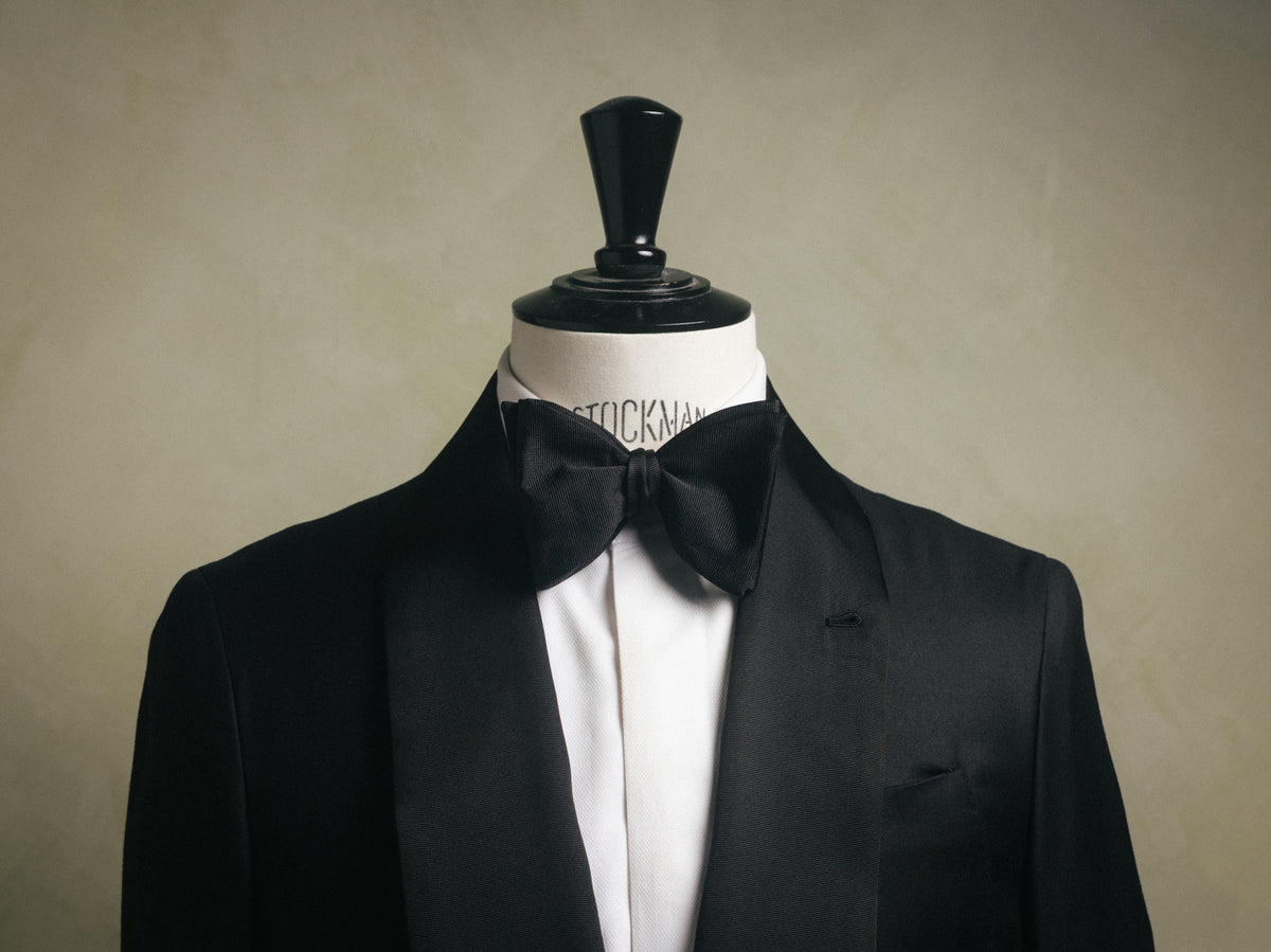 Large Dropped - Black Silk Bow Tie