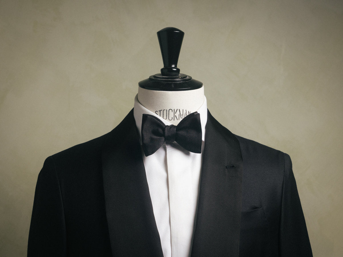 Medium Classic - Silk Bow Tie