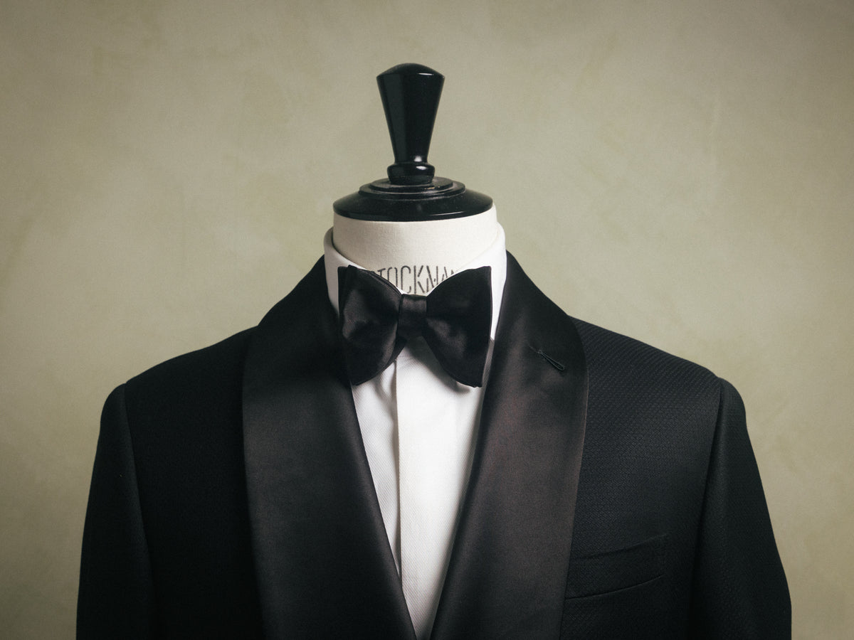 Medium Dropped - Black Silk Bow Tie