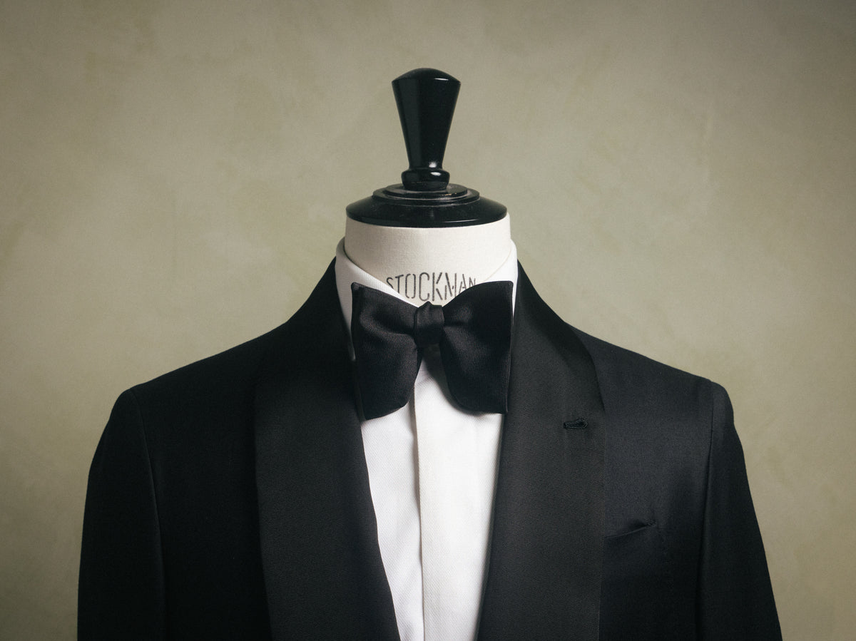 Medium Ritchie - Black Silk Bow Tie